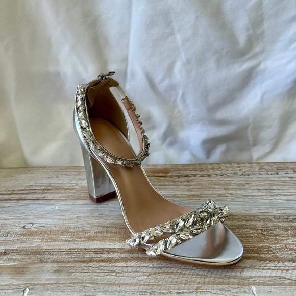 JJ’s House, Gemstone Lined Strapped Heels, Open Toed Sandals, Size 9 New! - Picture 6 of 11